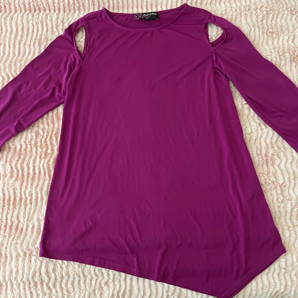 Peck and Peck top medium